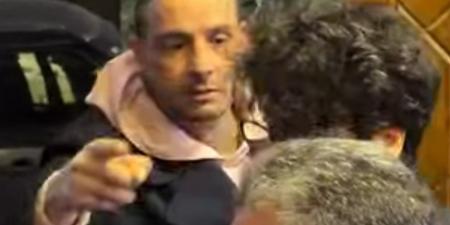 بعد واقعة أحمد الفيشاوي.. محمد صلاح العزب يهاجم مصوري العزاءات: لازم وقفة