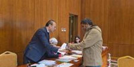 انتخابات الدوائر الملغاة.. توافد المصريين للتصويت بالسفارة المصرية في الأردن