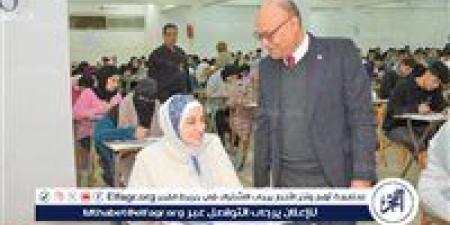 عميد تجارة طنطا يتفقد سير امتحانات الفصل الدراسي الأول