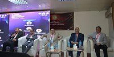 نائب رئيس جامعة الأزهر يفتتح المؤتمر الدولي السادس لقسم الروماتيزم بطب أسيوط ويعين محمد رسلان مديرًا لمكتبه