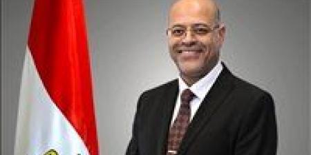 بأجر كامل.. وزير العمل يصدر قرارًا وزاريًا بشأن تحديد العطلات والأعياد والمناسبات