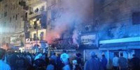 السيطرة على حريق هائل داخل محل ملابس بشارع القسم بمدينة الخصوص دون إصابات