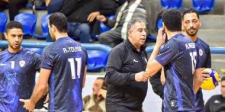 سبورتنج يهزم الزمالك 3-2 فى دورى رجال الطائرة