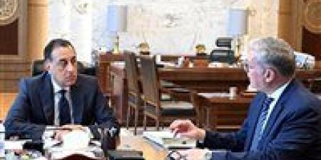 رئيس الوزراء يستعرض مع وزير البترول والثروة المعدنية عددًا من ملفات عمل الوزارة