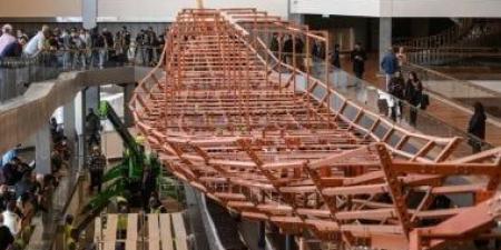 تعرف على مركب خوفو الشمسى بعد بدء تجميعه فى المتحف الكبير