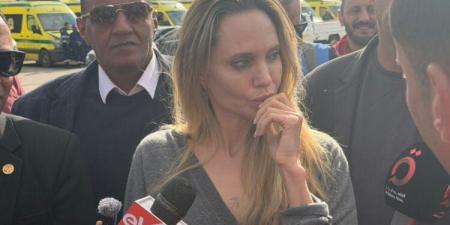 أنجلينا جولي تتفقد مخازن إمدادات الشعب الفلسطيني بمعبر رفح