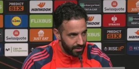 مدرب اليونايتد : نعاني من الغيابات امام ليدز .. ولن ندعم الفريق في يناير