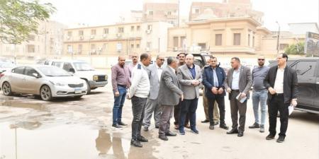 محافظ الفيوم يتابع ميدانيًا جهود كسح مياه الأمطار بالعاصمة والطريق الدائري وقرية العدوة