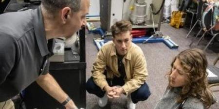 مهمة أرتميس 2 إلى القمر تواجه عطلا فى نظام دورة المياه ومحاولات لإصلاحه