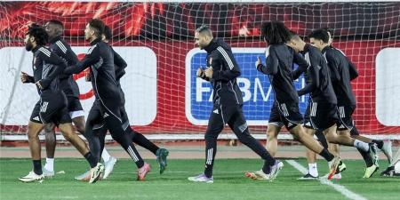 اختبار طبي لثنائى الأهلي لحسم مصيرهما أمام سيراميكا.. وعقوبة كامويش