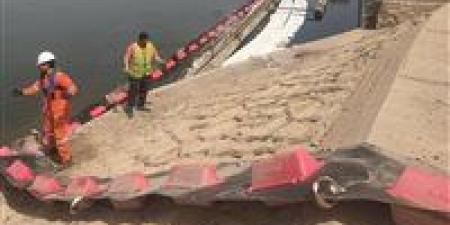 القابضة للمياه: لا تأثير على جودة مياه الشرب نتيجة تسرب بقعة سولار بترعة الإسماعيلية