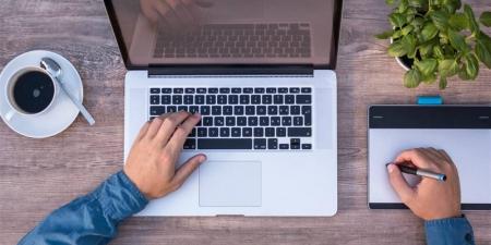 بدء تطبيق قرار العمل أونلاين غدًا الأحد في مصر 2026.. من هم الفئات المستثناة؟