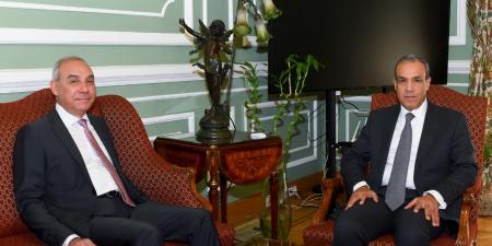 «لمواجهة التزييف».. ماذا دار في لقاء وزير الخارجية مع رئيس الهيئة العامة للاستعلامات؟