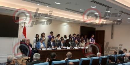 طلاب من مدرسة ICB يقدمون مشروع قانون لمجلس النواب لتنظيم استخدام الأطفال لمواقع وتطبيقات وسائل التواصل الاجتماعي