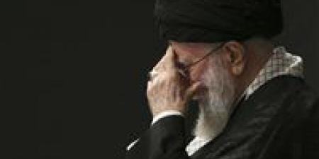 الذكرى الأربعين.. جثمان خامنئي ينتظر التراب وسط تخبط القيادة