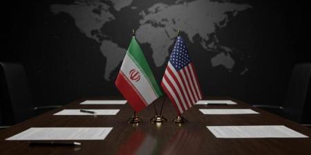 كاتب: تعليق العمليات العسكرية محاولة أمريكية للبحث عن مخرج من التصعيد مع إيران