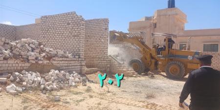 تنفيذ 22 قرارًا لإزالة المباني المخالفة في أراضي الدولة بالقطاع الثالث للساحل الشمالي الغربي