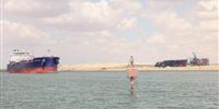 نجاح وحدات الإنقاذ البحري في قناة السويس في السيطرة على حريق صال "السويس 2" وإنقاذ طاقمه