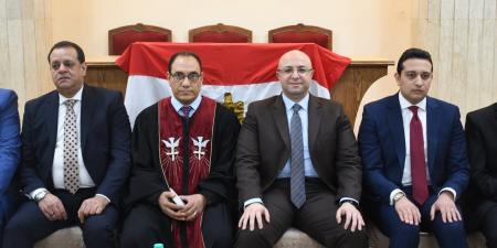 مدير أمن الفيوم يشارك الإخوة الأقباط فرحتهم بعيد القيامة المجيد