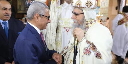 محافظ بني سويف يشهد قداس عيد القيامة المجيد بالكنيسة المطرانية بمدينة ببا