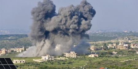 الجارديان: إسرائيل تهدم قرى كاملة في جنوب لبنان