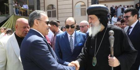 محافظ الشرقية يزور مطرانية فاقوس لتهنئة المسيحيين بعيد القيامة المجيد