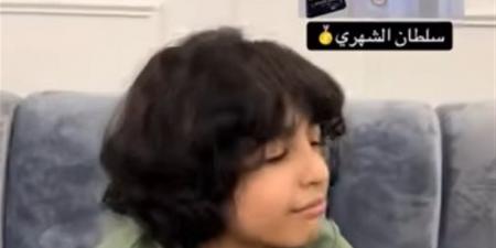 بيحسب أرقام مستحيلة.. طفل عربي يخطف الأنظار بقدراته الفائقة في الحساب (فيديو)