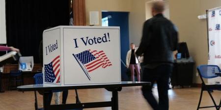 مرشحو الديمقراطيين لمجلس الشيوخ يحققون أرقامًا قياسية في جمع التبرعات