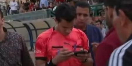 لقطة موبايل بدلا من الفار فى مباراة طنطا أمام وي تثير الجدل.. فيديو