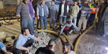 رئيس مياه الفيوم يترأس أعمال إصلاح خط طرد محطة رفع "قحافة"