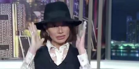 بسمة وهبة ترفع القبعة للداخلية وتؤدي التحية العسكرية بسبب "رضيعة مستشفى الحسين الجامعي