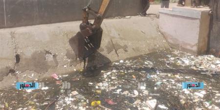 تطهير ترعة "الشامية-العونة" بساحل سليم في أسيوط