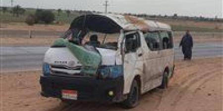 رحلة لم تكتمل.. مصرع سائق وإصابة 12 في انقلاب ميكروباص بالسادات