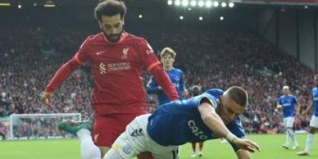 جائزة عالمية تزين تاريخ مواجهات محمد صلاح ضد إيفرتون.. فيديو