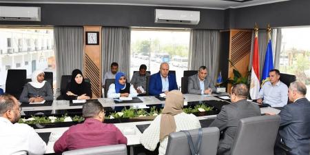 محافظ أسوان يوجه بإعداد خطة لمشاركة الشباب في مبادرة الوطنية للمشروعات الخضراء الذكية