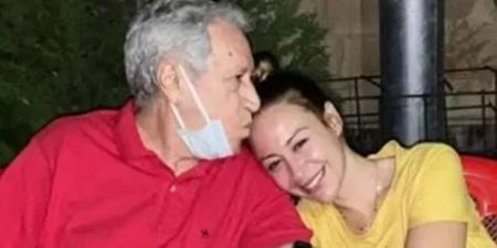 اليوم.. منة شلبي تستقبل عزاء والدها بمسجد المشيري طنطاوي