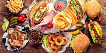 دراسة تحذر من مخاطر تناول الوجبات السريعة على المدى الطويل