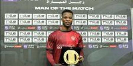 صديق إيجولا يفوز بجائزة أفضل لاعب في مباراة سيراميكا كيلوباترا وسموحة بالدوري الممتاز