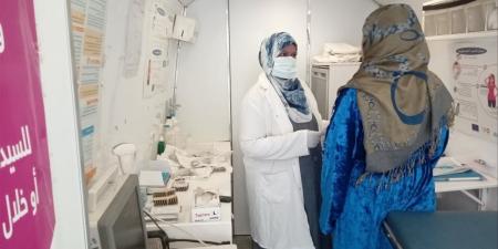 ضمن "حياة كريمة".. الكشف على 1034 مواطنا في قافلة طبية مجانية بقرية العواونة ببني سويف