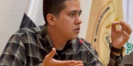 نُصّ فنّان/ نُصّ موظّف.. قصيدة محمد مغاورى فى ملتقى بيت الشعر العربى