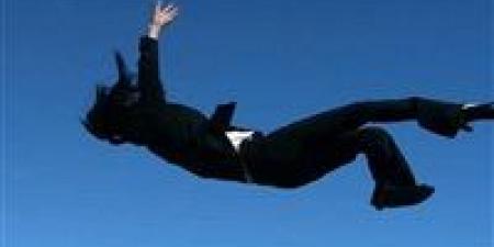 “قفزة من فوق السطح إلى المنور”.. نهاية مأساوية لسائق أنهى حياته في الهرم