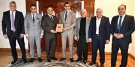 وزير الشباب والرياضة يجتمع مع اتحاد التايكوندو لبحث خطة المرحلة المقبلة