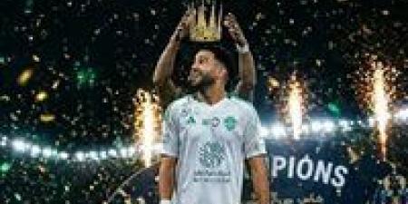 رياض محرز ملك قارات العالم القديم .. اللاعب العربي الوحيد الذي فاز بـ 4 ألقاب قارية في 3 قارات