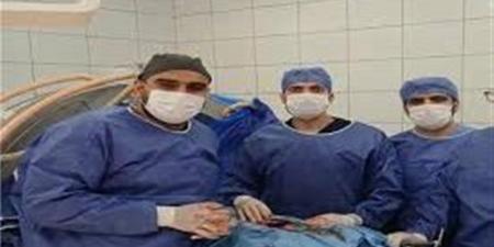 إنقاذ فتاة من شلل دائم بعد جراحة دقيقة للعمود الفقري في الإسماعيلية