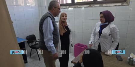 مدير عام الطب العلاجي بالقاهرة يكلف بسرعة إنهاء الزحام بأحد المستشفيات