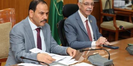 لربطها بسوق العمل.. رئيس جامعة المنوفية يتابع أعمال تحديث البرامج الدراسية