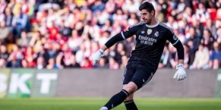 كورتوا يستهدف العودة من بوابة الكلاسيكو