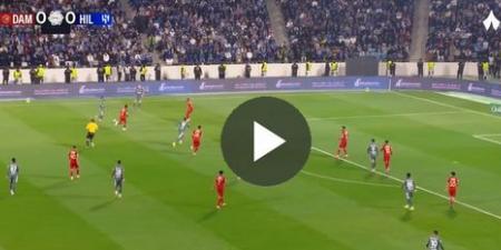 الهلال ضد ضمك.. انطلاق مباراة الهلال وضمك في دوري روشن السعودي