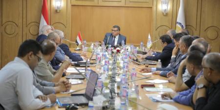 محافظ قنا يستقبل مساعد وزير التنمية لاستعراض انجازات برنامج التنمية المحلية بصعيد مصر