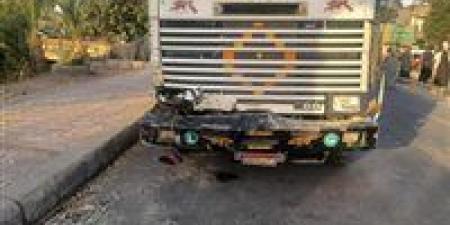 إعادة فتح طريق الرمل بنجع حمادي أمام الحركة المرورية بعد رفع آثار حادث تصادم تريلا مروع